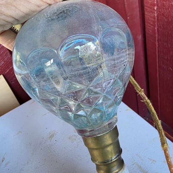 Victorian Oil Lamp Blue Diamond Font Non Working Electric - Picture 3 of 7